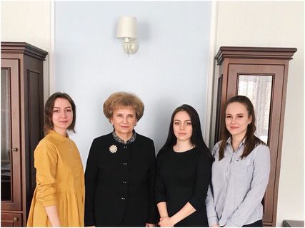 Встреча студентов ИСК с основателем ИСК и ректором УдГУ - Мерзлякой Г.В. 1